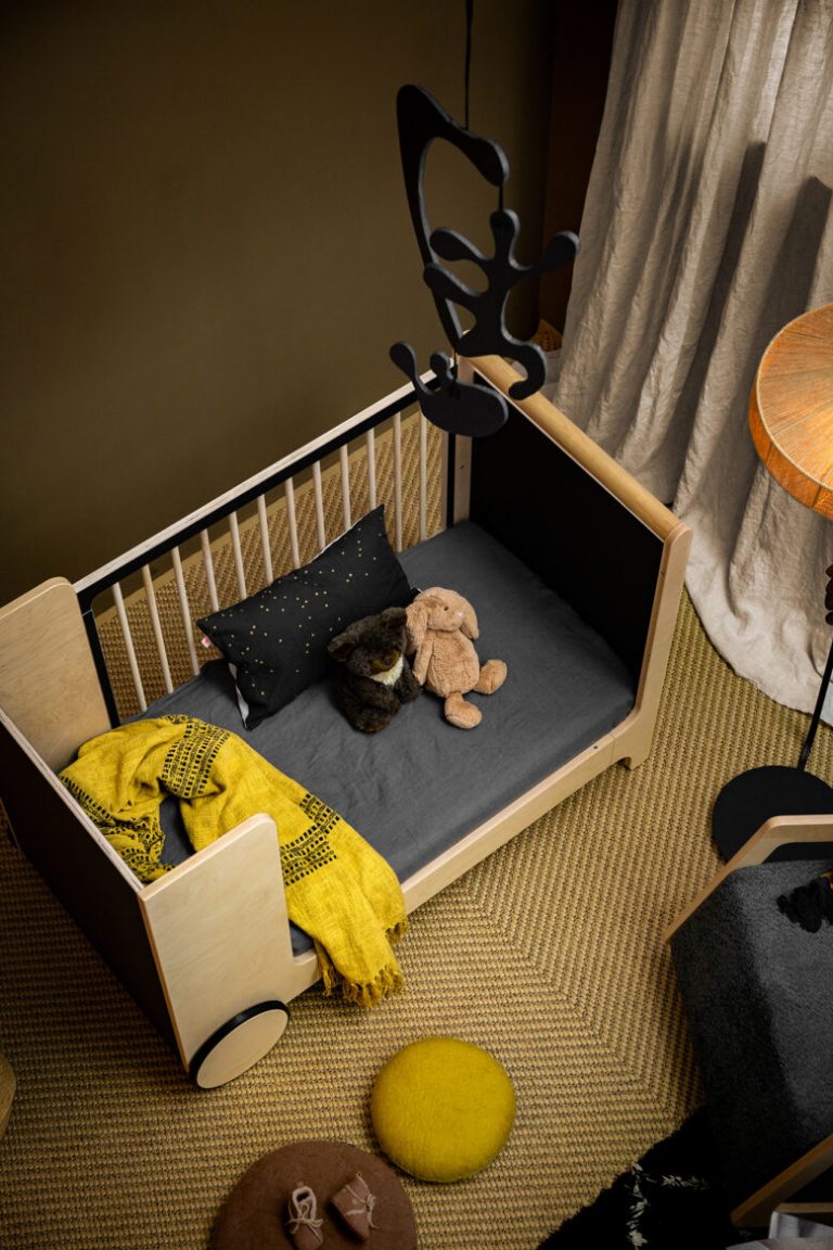 https://ikiddoo.com.ua/wp-content/uploads/2024/07/Ikiddoo-Black-Rocking-Baby-Cot-11-778x1167-1.jpg