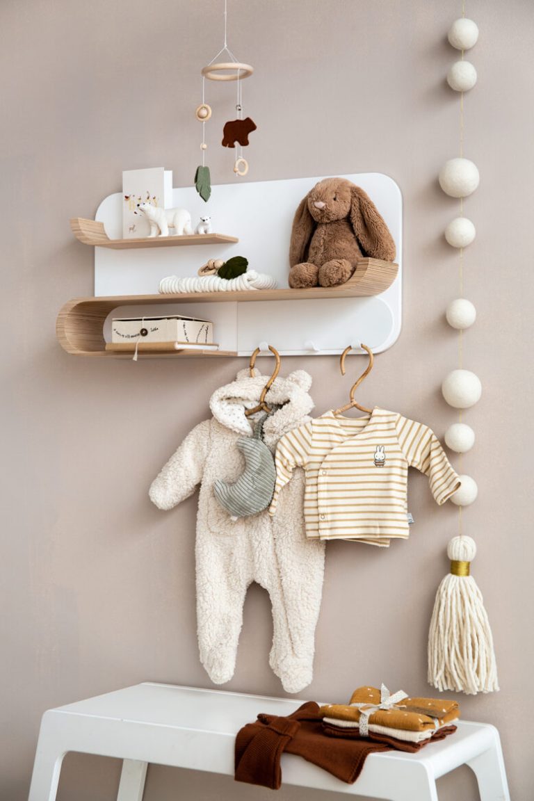 https://ikiddoo.com.ua/wp-content/uploads/2024/07/Ikiddoo-M-shelf-NaturalWhite-Nursery-Room-01-GAL-778x1167-1.jpg