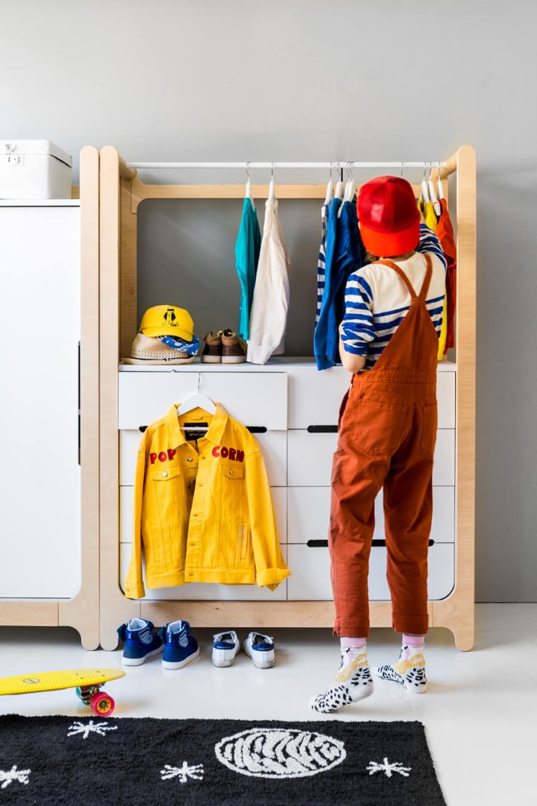 https://ikiddoo.com.ua/wp-content/uploads/2024/07/Kids-room-with-H-dresser.jpg